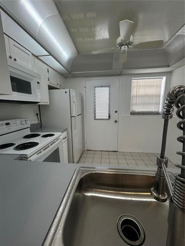 3849 NE 169th St 204, North Miami Beach, FL 33160