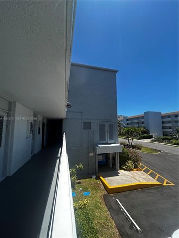 3849 NE 169th St 204, North Miami Beach, FL 33160