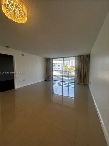 3849 NE 169th St 204, North Miami Beach, FL 33160