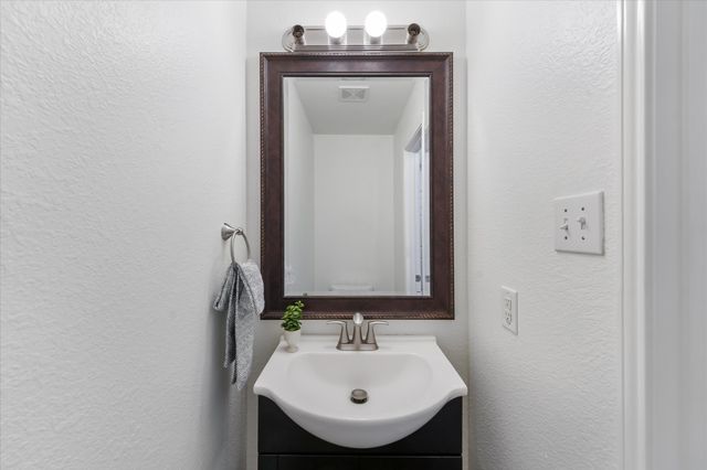 609 Fox Hunt Trail, Fort Worth, TX 76179