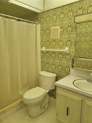 9950 62ND TERRACE N 404, St Petersburg, FL 33708