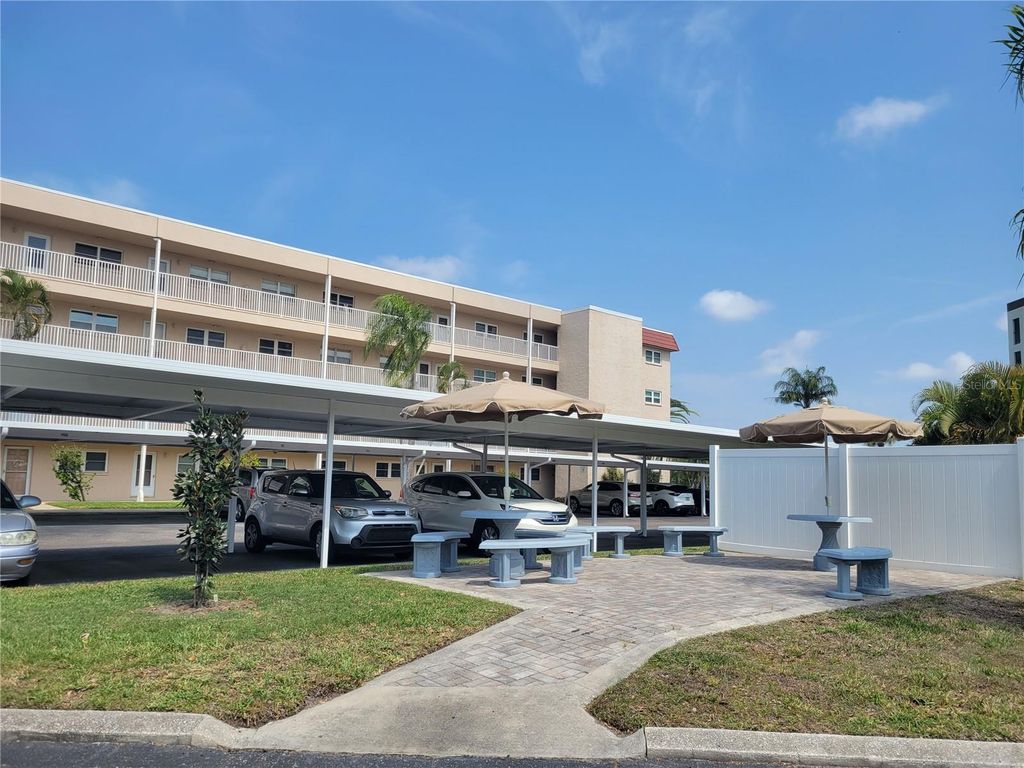 9950 62ND TERRACE N 404, St Petersburg, FL 33708