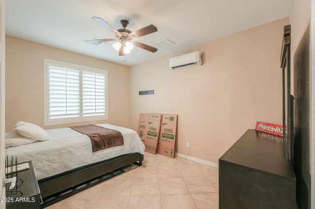 6827 W PLEASANT Lane, Laveen, AZ 85339