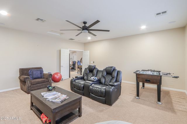 6827 W PLEASANT Lane, Laveen, AZ 85339