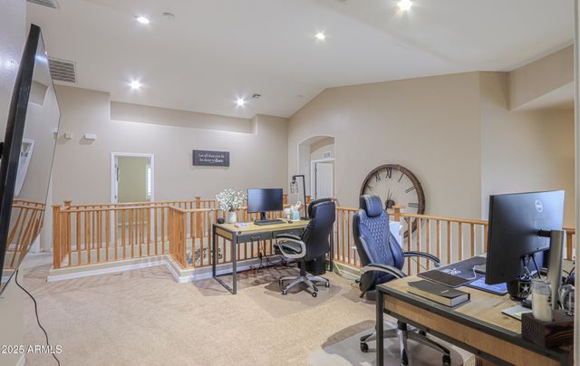 6827 W PLEASANT Lane, Laveen, AZ 85339