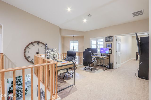 6827 W PLEASANT Lane, Laveen, AZ 85339