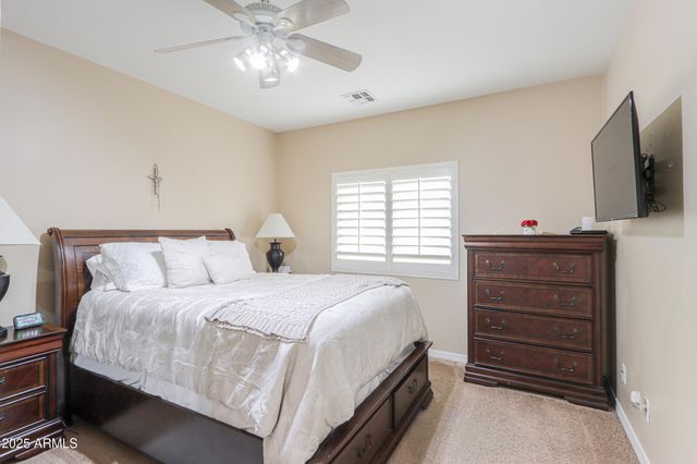 6827 W PLEASANT Lane, Laveen, AZ 85339