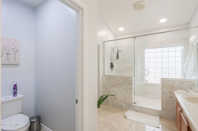 6827 W PLEASANT Lane, Laveen, AZ 85339