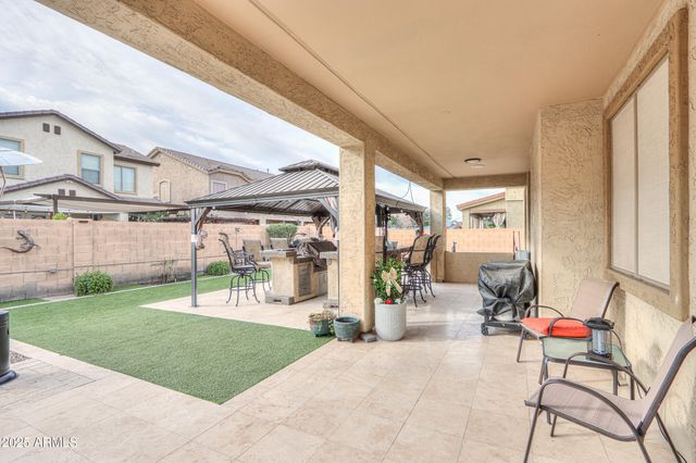 6827 W PLEASANT Lane, Laveen, AZ 85339