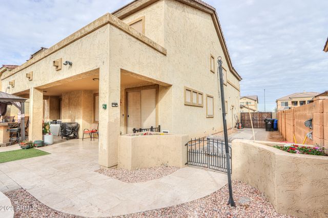 6827 W PLEASANT Lane, Laveen, AZ 85339