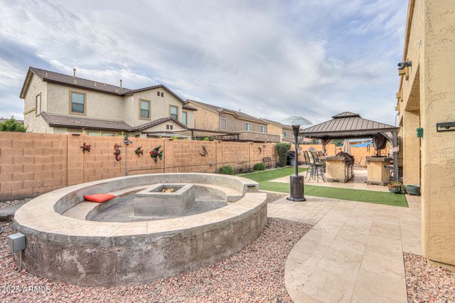 6827 W PLEASANT Lane, Laveen, AZ 85339