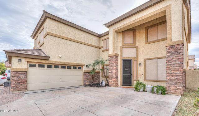 6827 W PLEASANT Lane, Laveen, AZ 85339