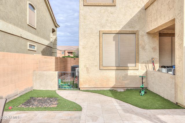 6827 W PLEASANT Lane, Laveen, AZ 85339