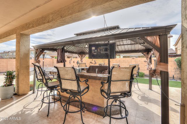 6827 W PLEASANT Lane, Laveen, AZ 85339