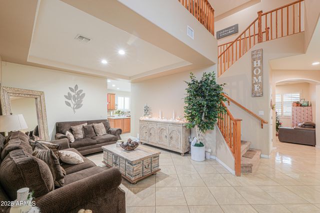 6827 W PLEASANT Lane, Laveen, AZ 85339