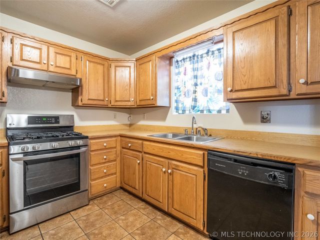 400 W Coal Avenue, Mcalester, OK 74501