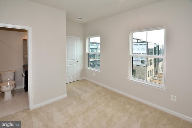 43398 APPLE ORCHARD SQ, Ashburn, VA 20148