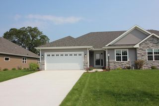 5240 Briarwood CIRCLE, Racine, WI 53402