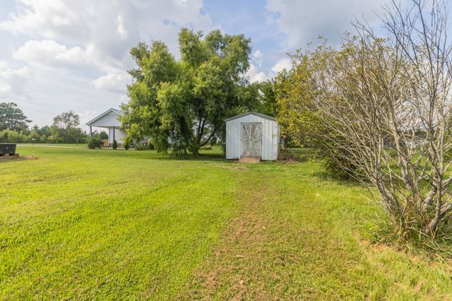 103 Robin Hood Rd, Hohenwald, TN 38462