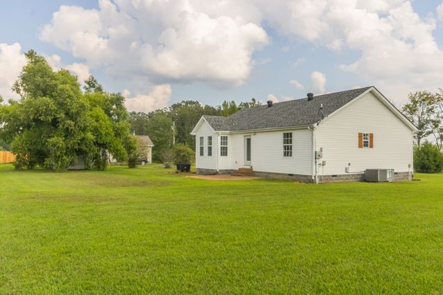 103 Robin Hood Rd, Hohenwald, TN 38462