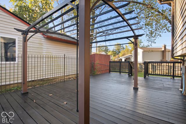 5807 Timber Lake Way, Indianapolis, IN 46237