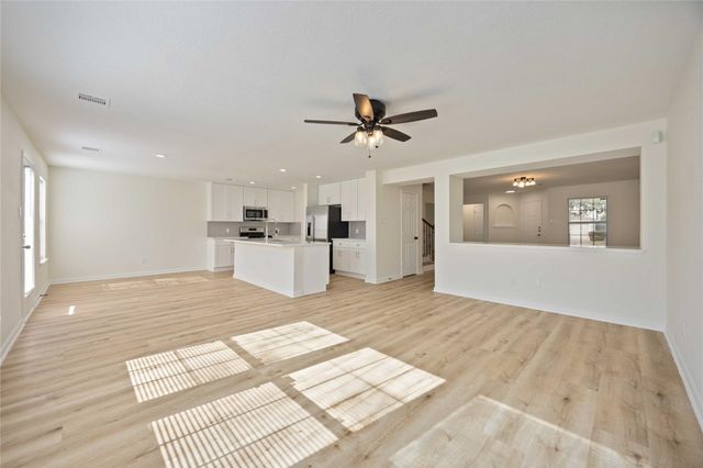 2722 Skyview Downs Drive, Houston, TX 77047