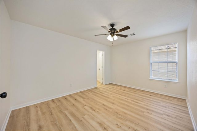 2722 Skyview Downs Drive, Houston, TX 77047