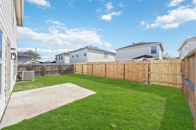 2722 Skyview Downs Drive, Houston, TX 77047