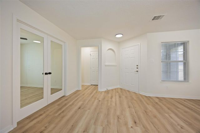 2722 Skyview Downs Drive, Houston, TX 77047