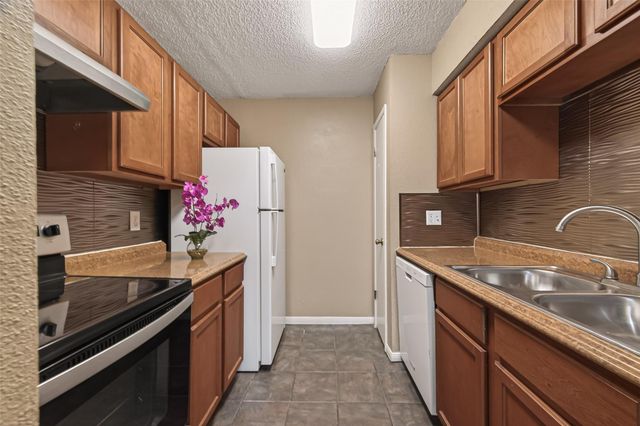 1500 Bay Area Boulevard 208, Houston, TX 77058