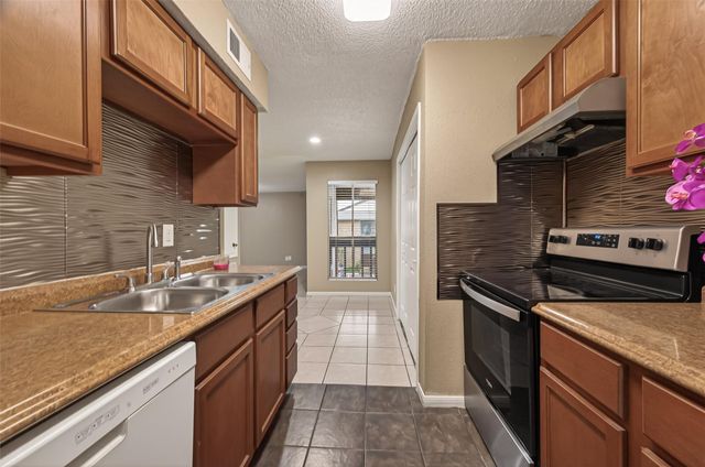 1500 Bay Area Boulevard 208, Houston, TX 77058