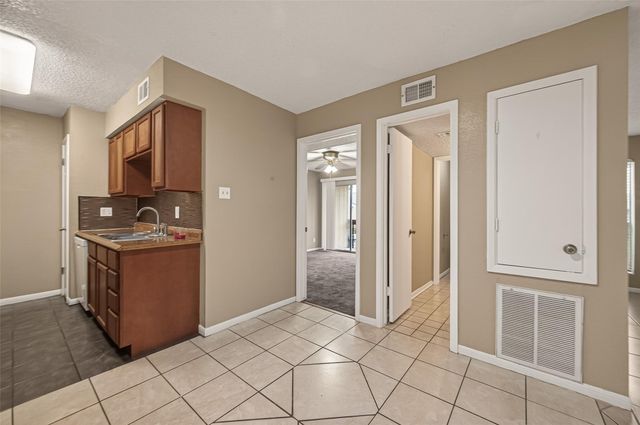 1500 Bay Area Boulevard 208, Houston, TX 77058