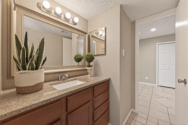 1500 Bay Area Boulevard 208, Houston, TX 77058