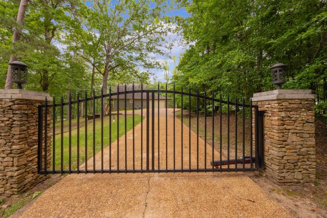 42 CR 329 RD, Iuka, MS 38352