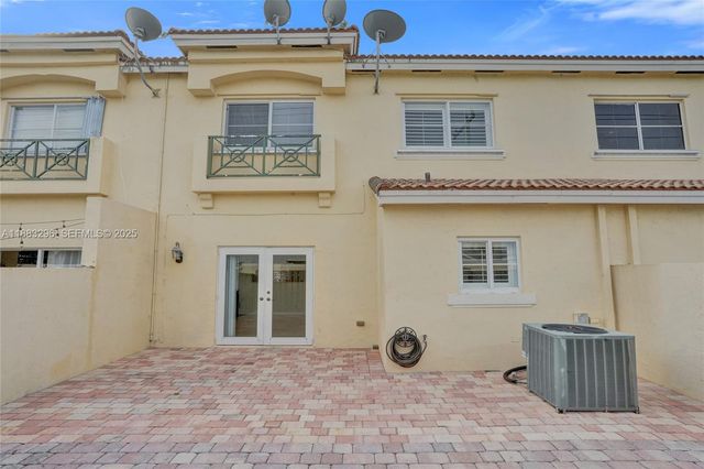 11373 NW 34th Pl, Sunrise, FL 33323