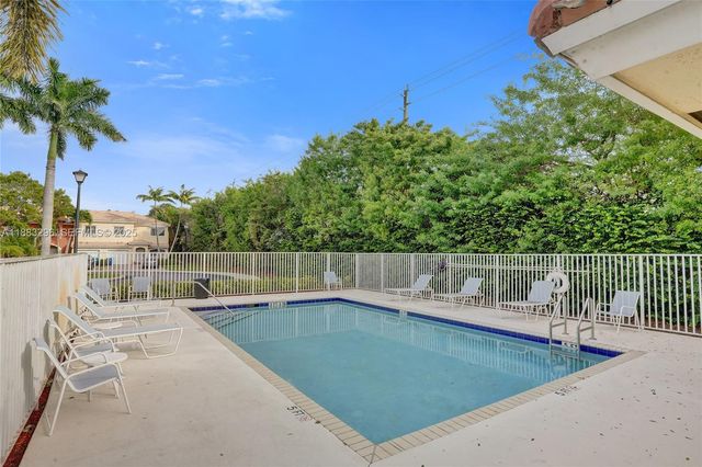 11373 NW 34th Pl, Sunrise, FL 33323