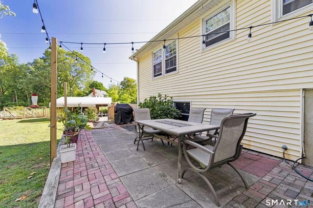 81 Briarwood Drive, Guilford, CT 06437