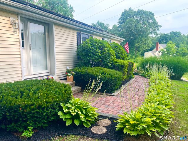 81 Briarwood Drive, Guilford, CT 06437