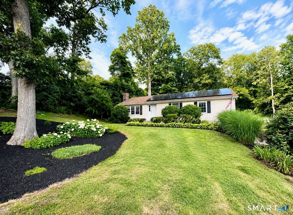 81 Briarwood Drive, Guilford, CT 06437