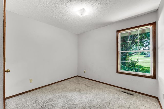 433 S Devonshire Street, Nixa, MO 65714