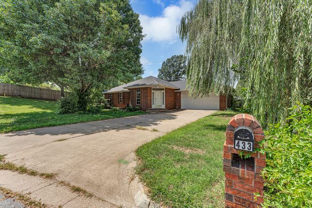433 S Devonshire Street, Nixa, MO 65714