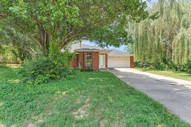 433 S Devonshire Street, Nixa, MO 65714