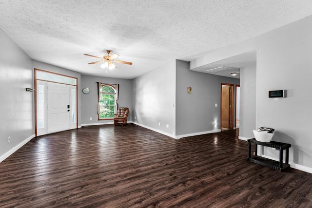 433 S Devonshire Street, Nixa, MO 65714