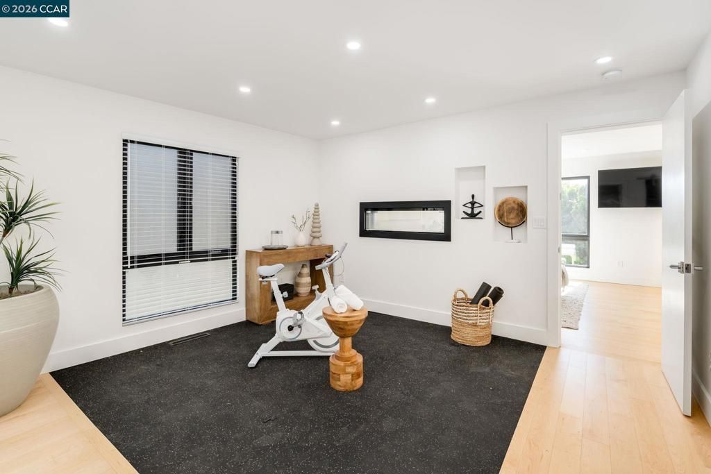 Image 16 of property listing at 2431 Tulare Ave, El Cerrito, CA 94530