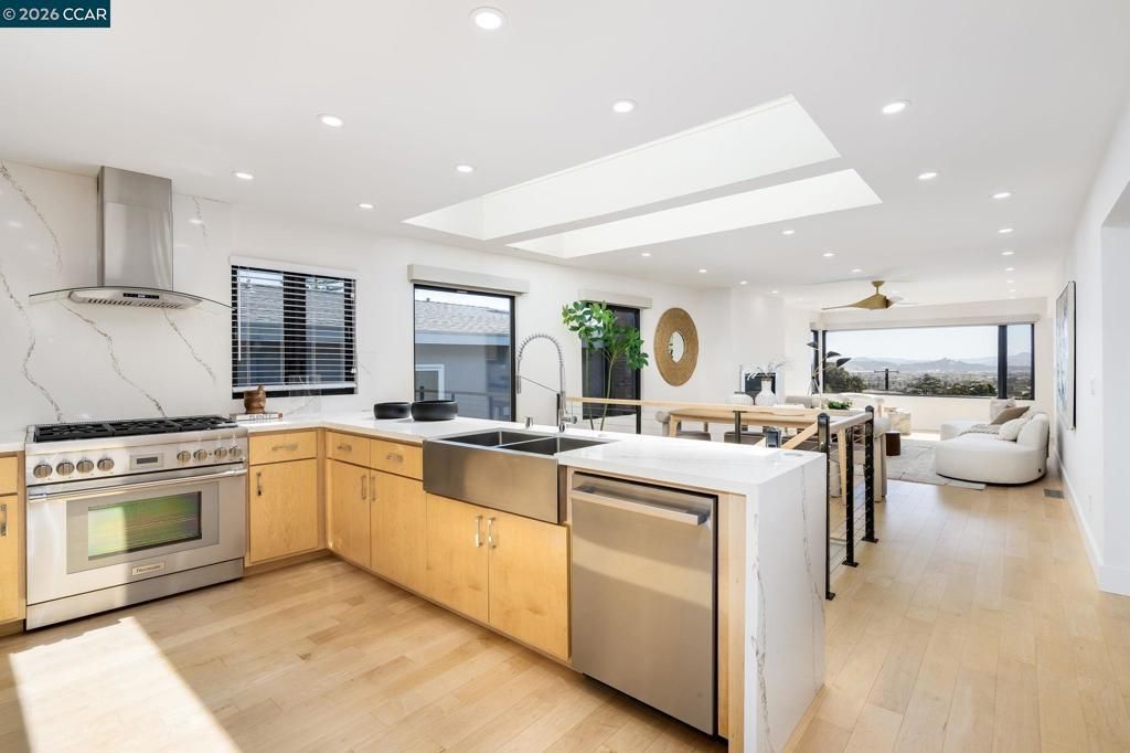 Image 5 of property listing at 2431 Tulare Ave, El Cerrito, CA 94530