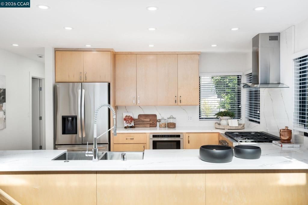 Image 7 of property listing at 2431 Tulare Ave, El Cerrito, CA 94530