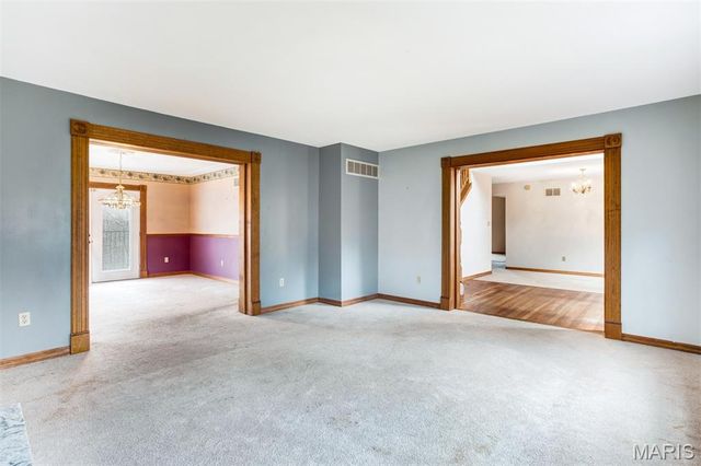 1 River Bend Drive, Fenton, MO 63026