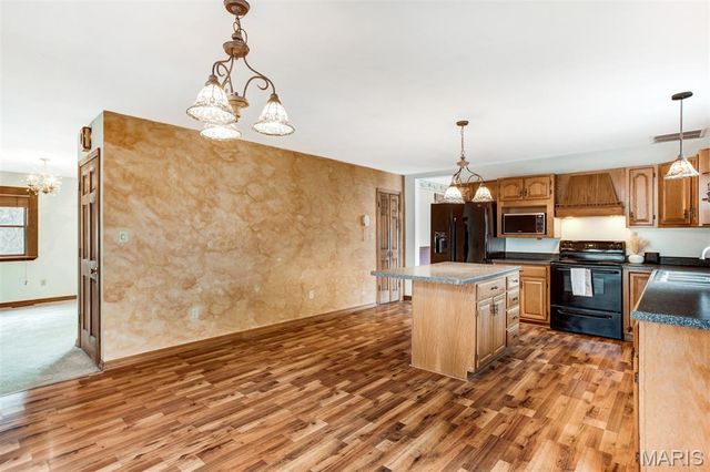 1 River Bend Drive, Fenton, MO 63026