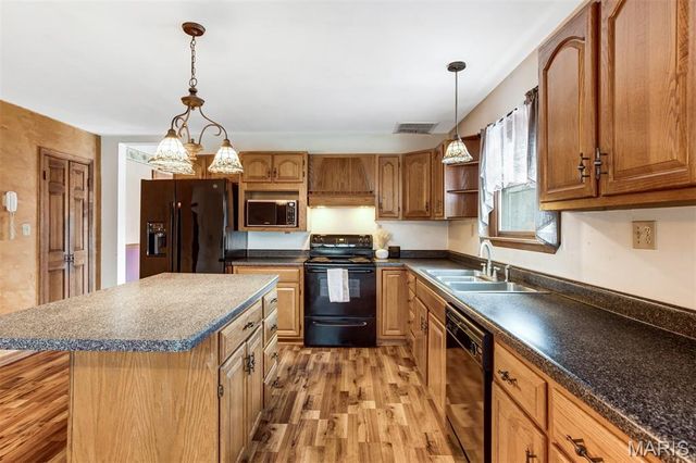 1 River Bend Drive, Fenton, MO 63026