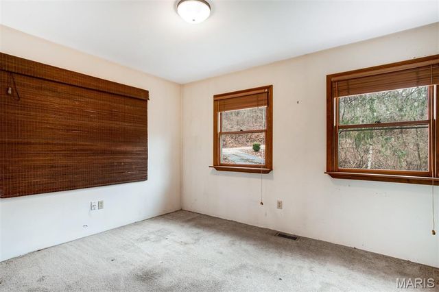 1 River Bend Drive, Fenton, MO 63026